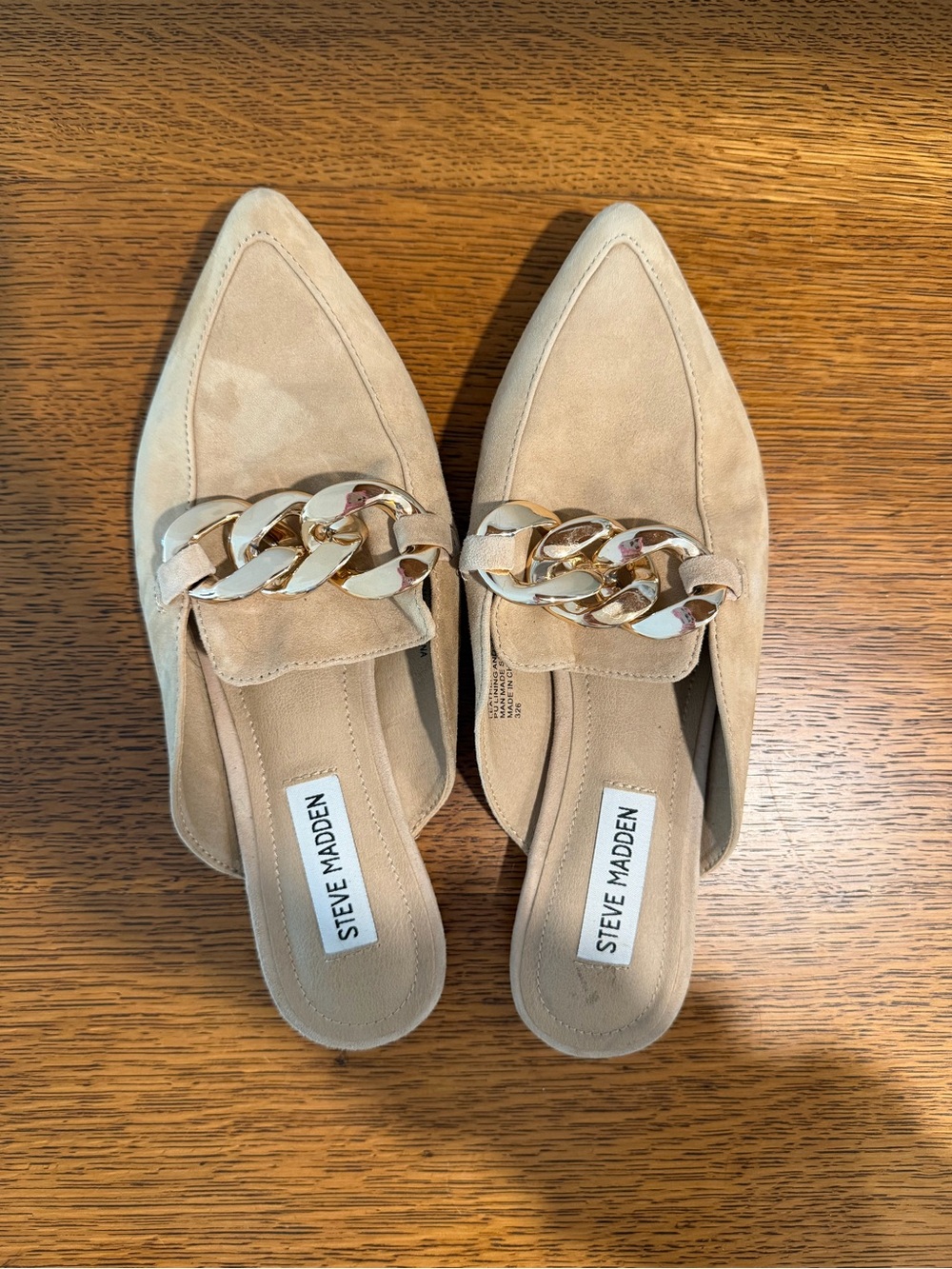 steve madden womens beige suede chain accent pointed toe mules